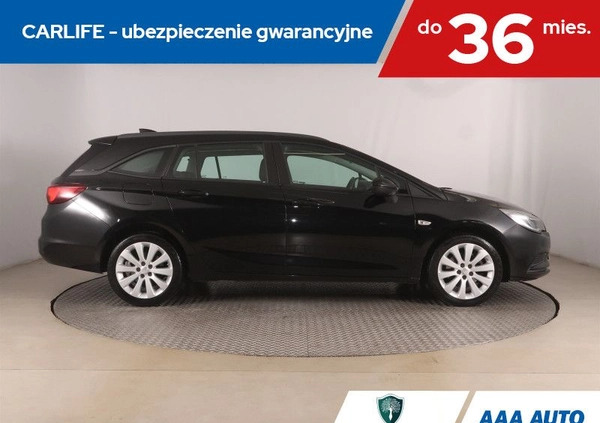 Opel Astra cena 55000 przebieg: 56644, rok produkcji 2017 z Wronki małe 326